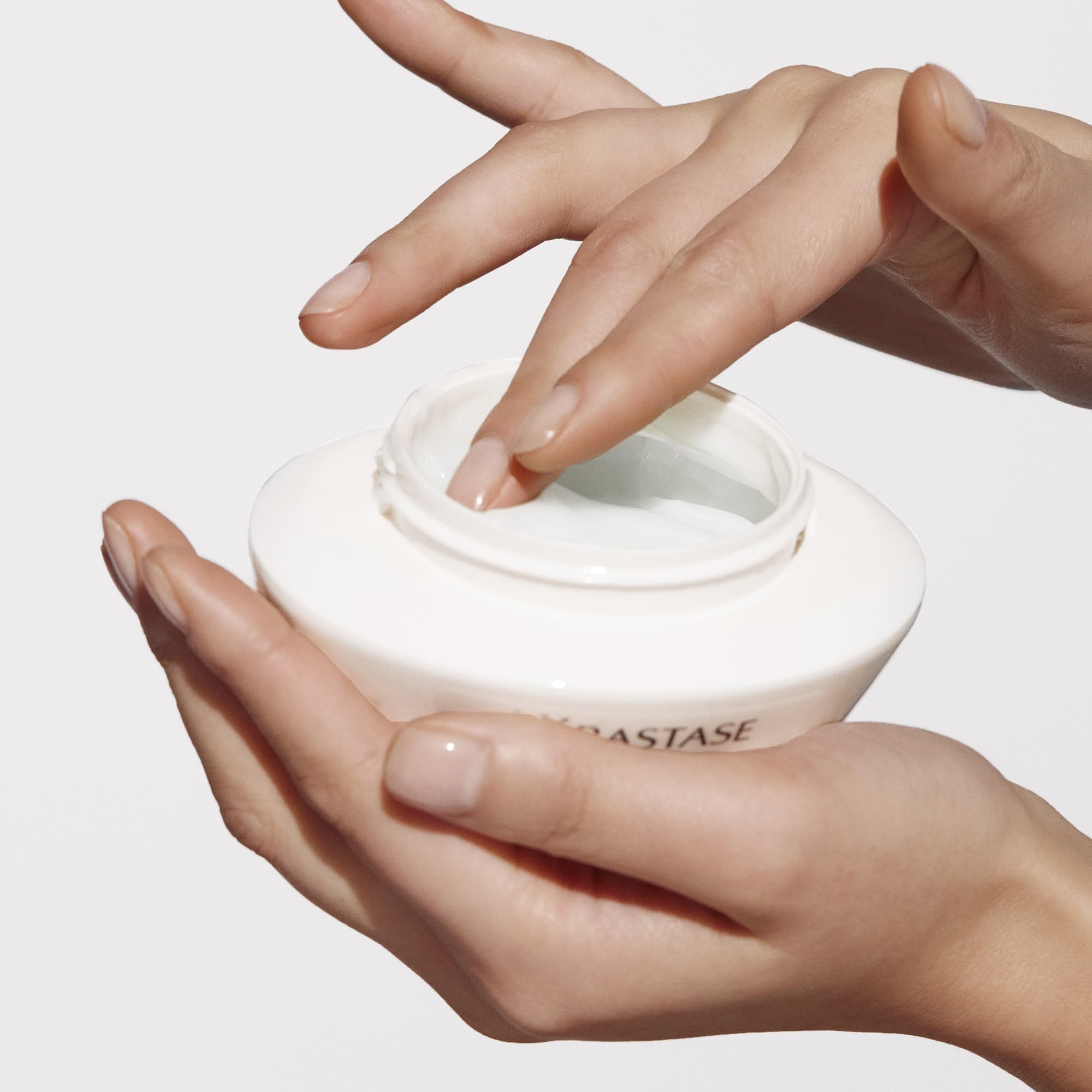 KÉRASTASE Masquintense Riche finished look with enhanced shine