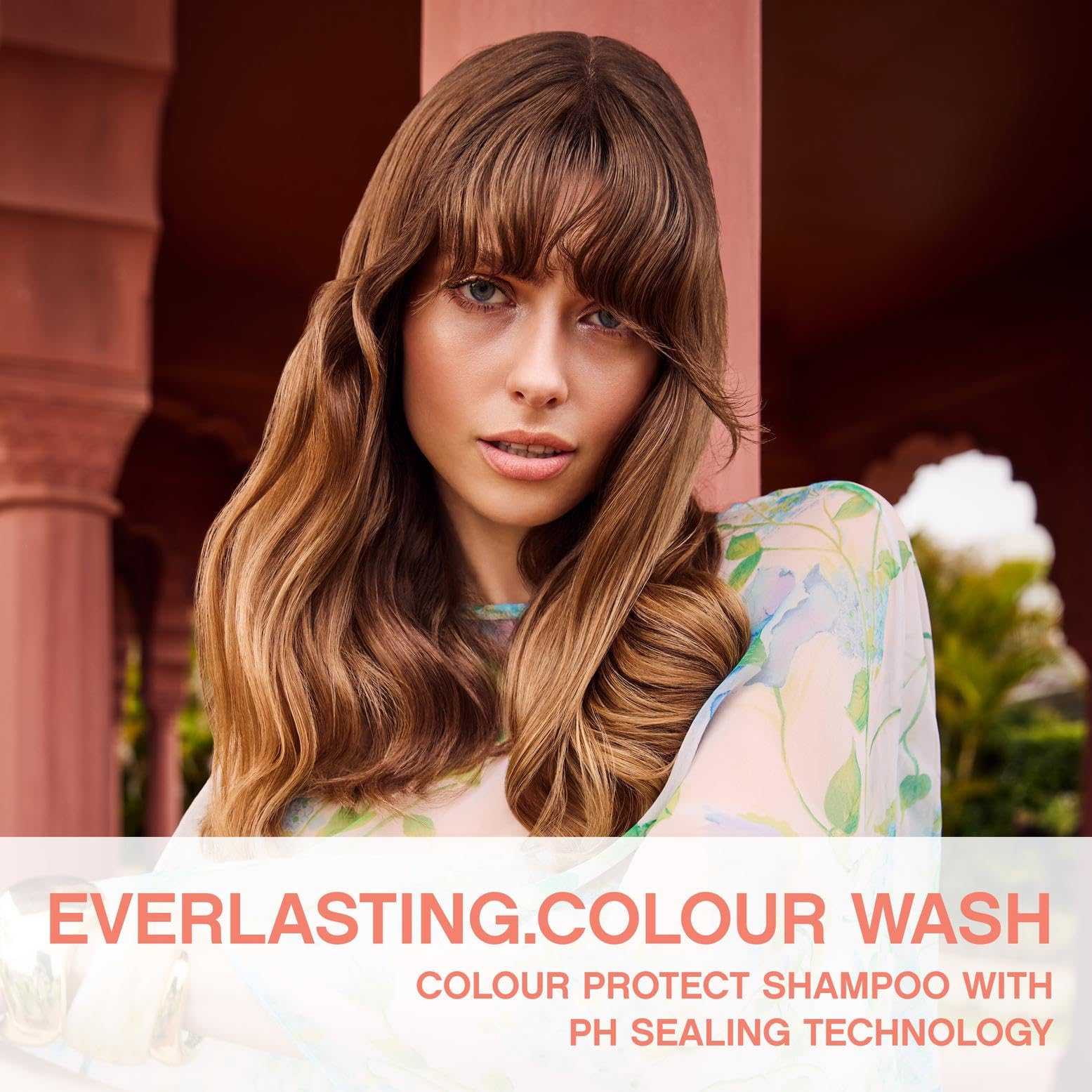 KEVIN.MURPHY Everlasting Colour Wash pour demonstrates easy application