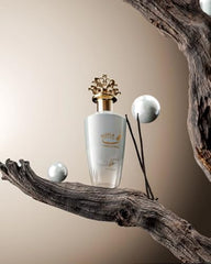 Khadlaj Nuha Vanilla Pearl top-notes close-up emphasizing fresh strawberry and freesia.