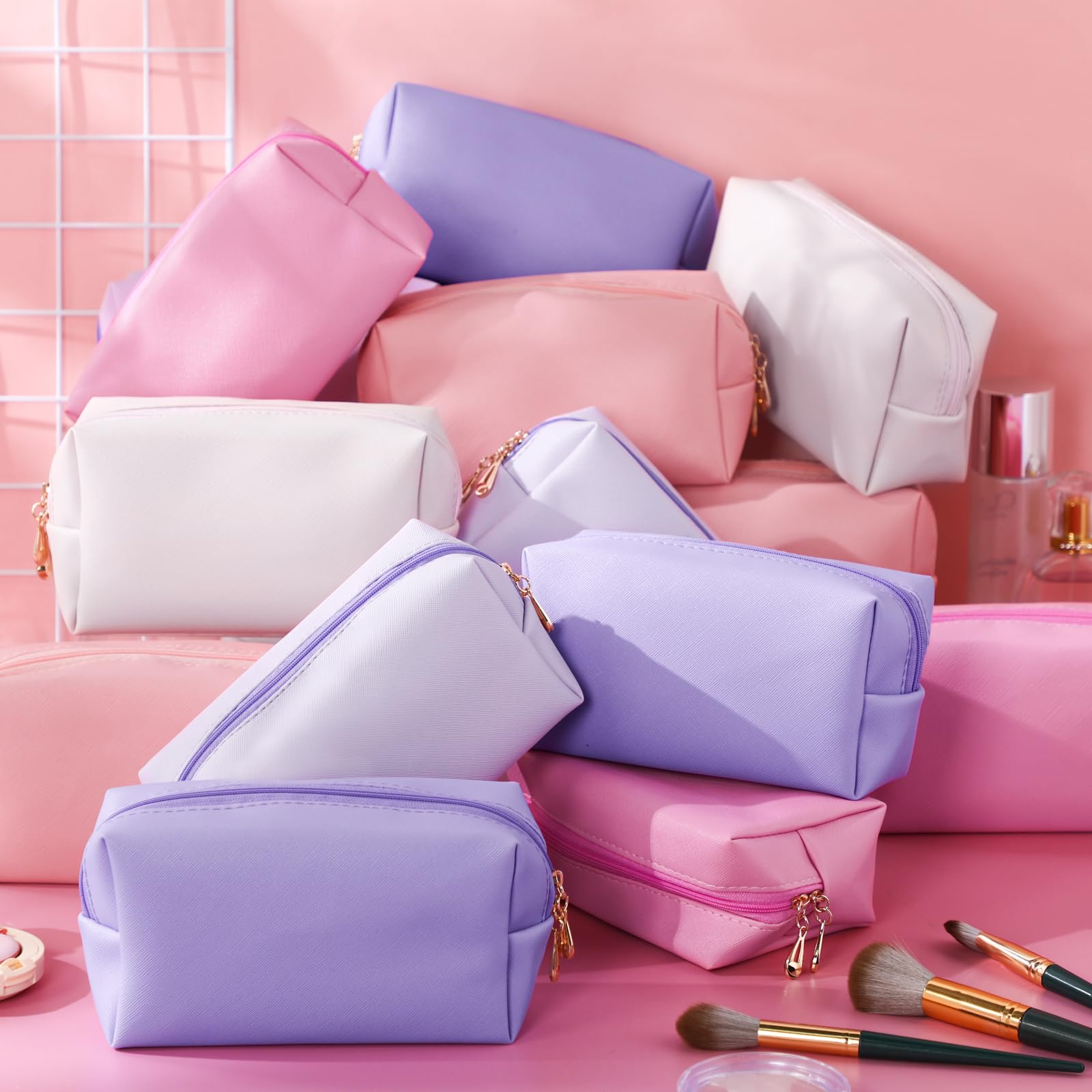 Kigeli makeup bag size 7-1x2-8x4-3-in demonstrates compact travel fit.