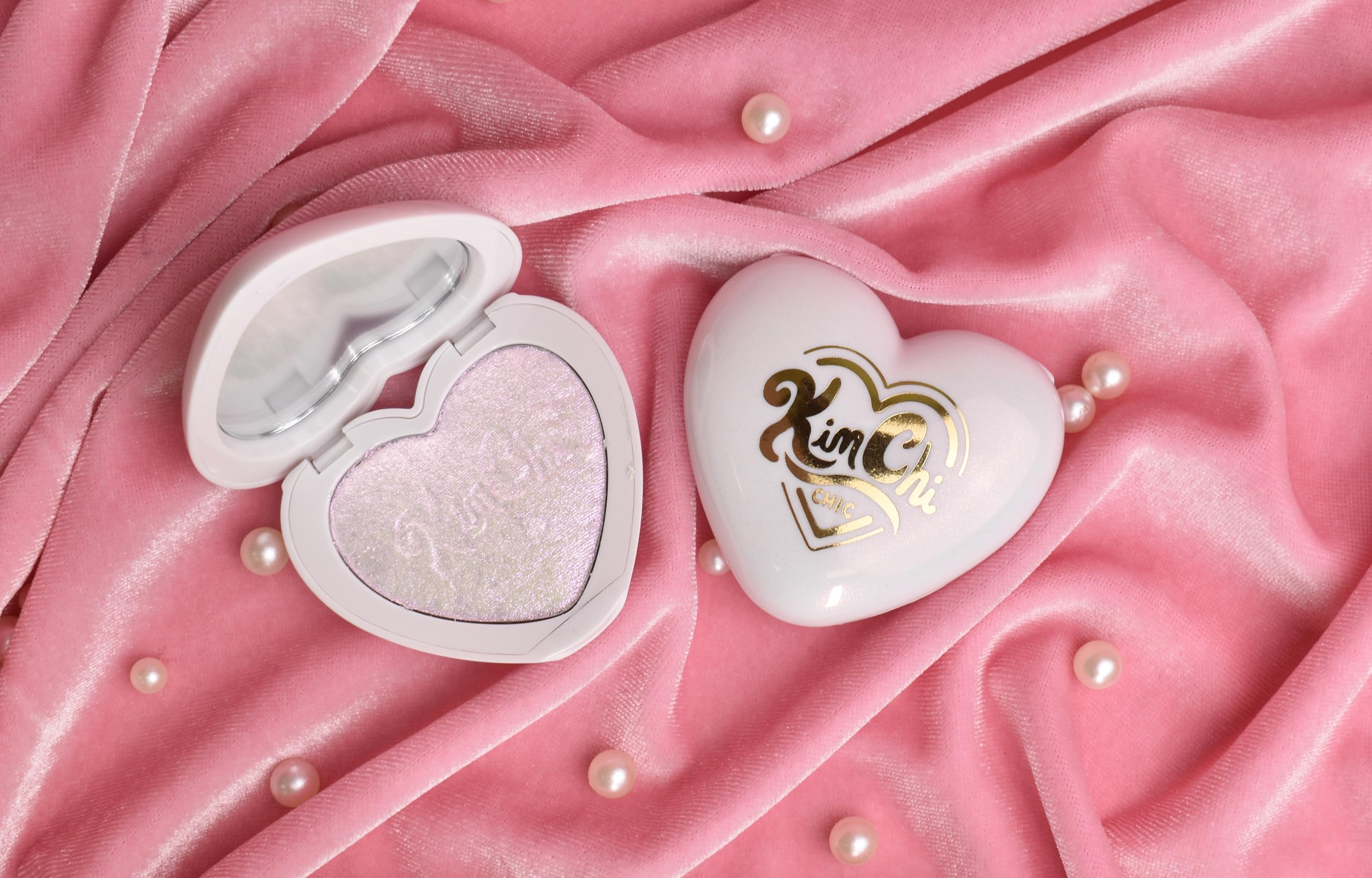 Kimchi Chic Pearl Gone Wild Highlighter décolletage glow for photo-ready shine