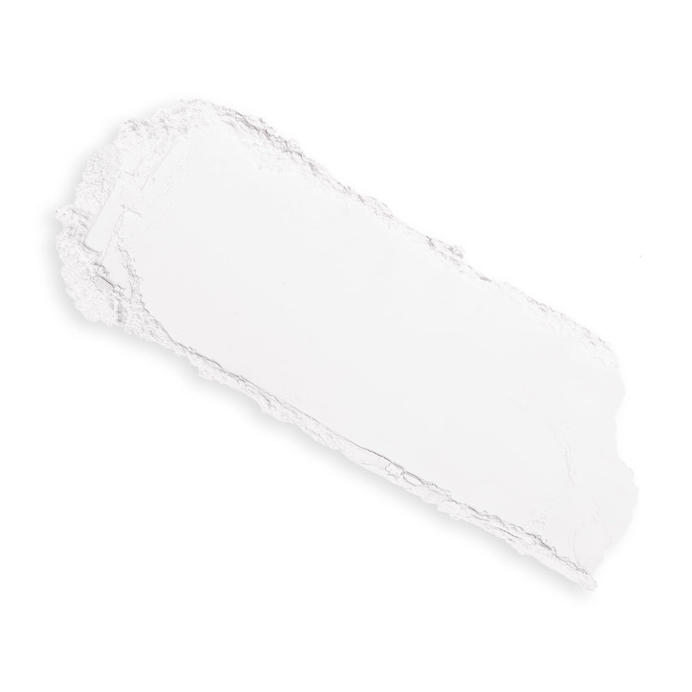 Kimchi Chic WhitePowder Set helps prevent flashback in photos.