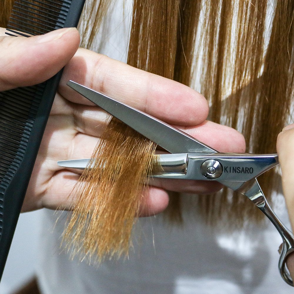 KINSARO 5.5-inch barber scissors ergonomic-handle provide reduced fatigue during long sessions.