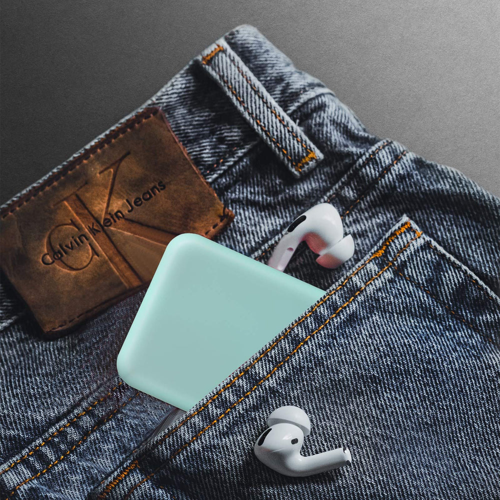 Kintion Pocket Mirror with LED light on illuminates details for on-the-go touch-ups.