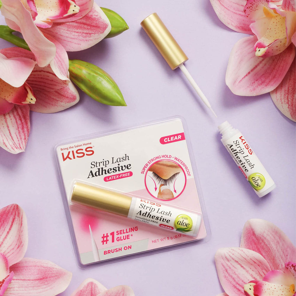 KISS latex-free and formaldehyde-free formula suitable for sensitive eyes.