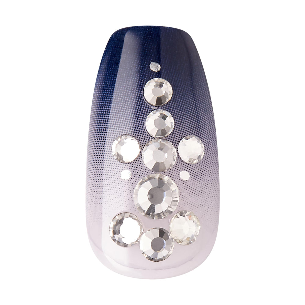 KISS imPRESS No Glue Pedi high-gloss finish showcases a salon-like shine.