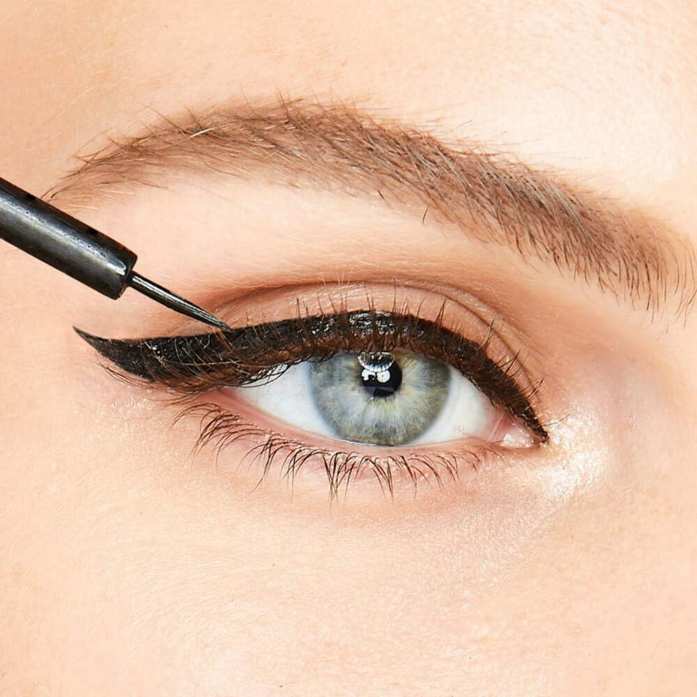 KISS Magnetic Eyeliner close-up application shows smooth line and quick-dry formula.
