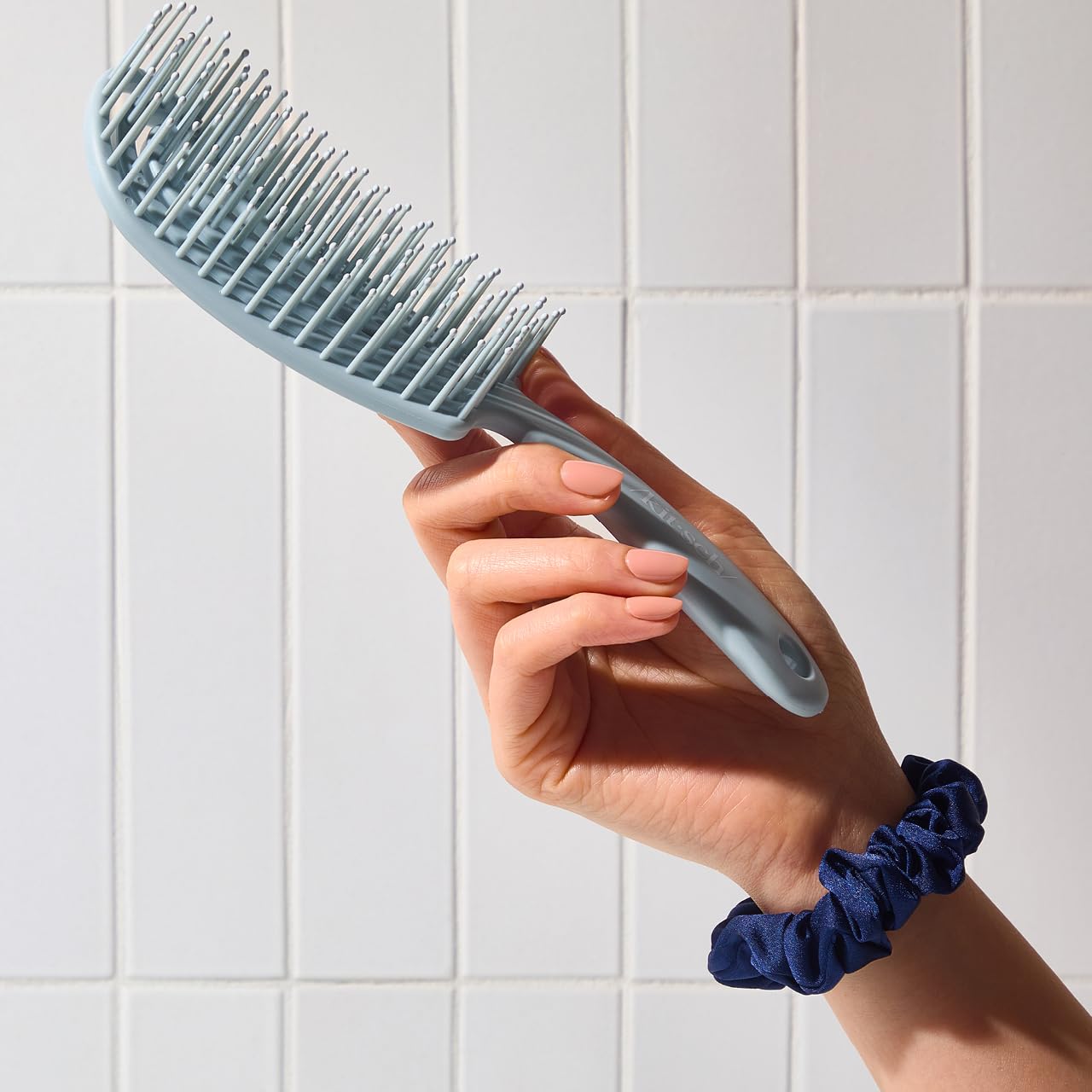 Kitsch Detangler Brush, holiday-gift-ready packaging, a thoughtful hair-care gift.