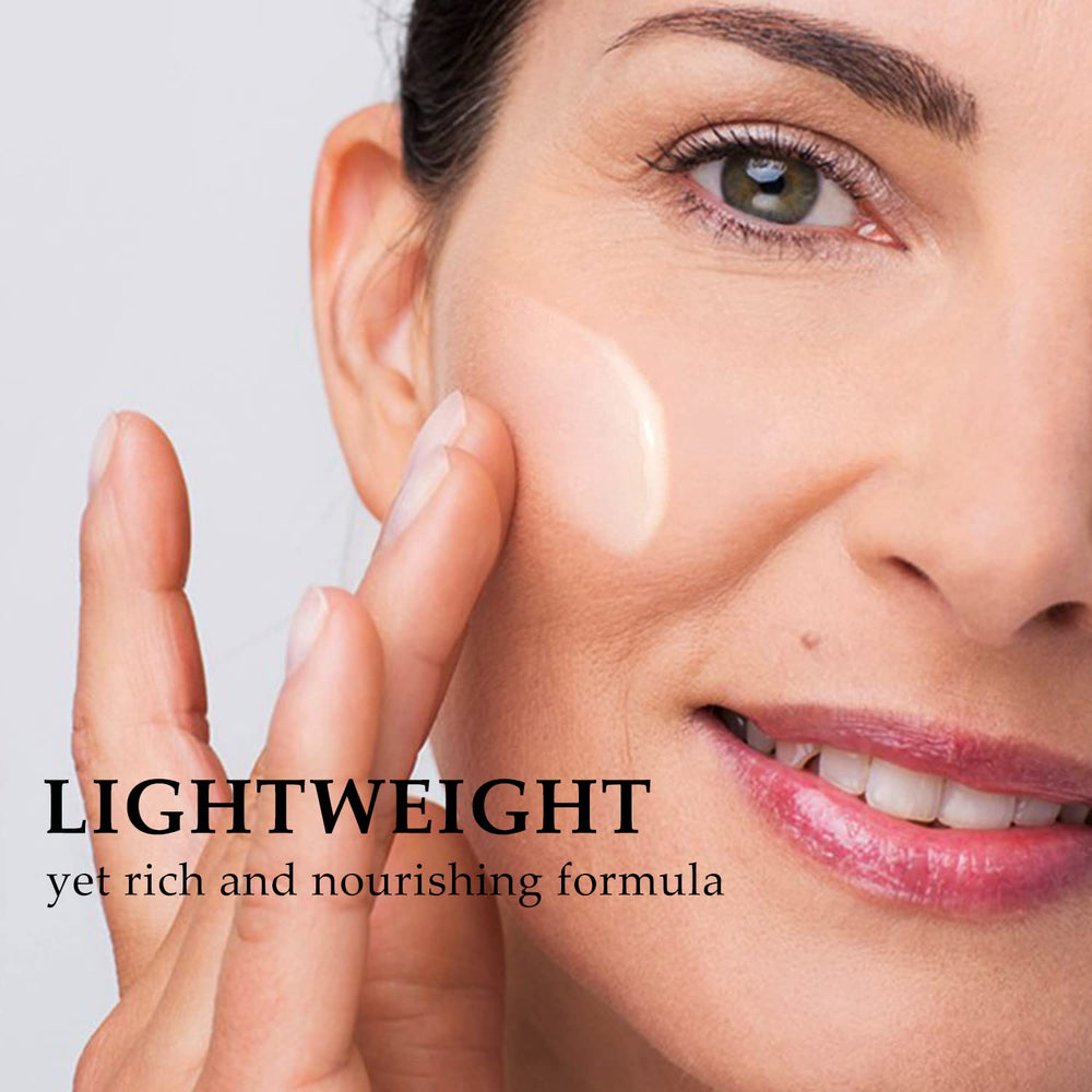 Kleem Organics Vitamin C Serum application swatch shows smooth texture.