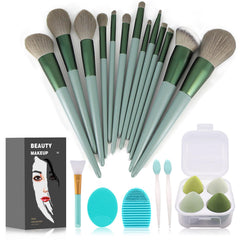 Koccido makeup brushes green packaging: compact set for on-the-go flawless application.