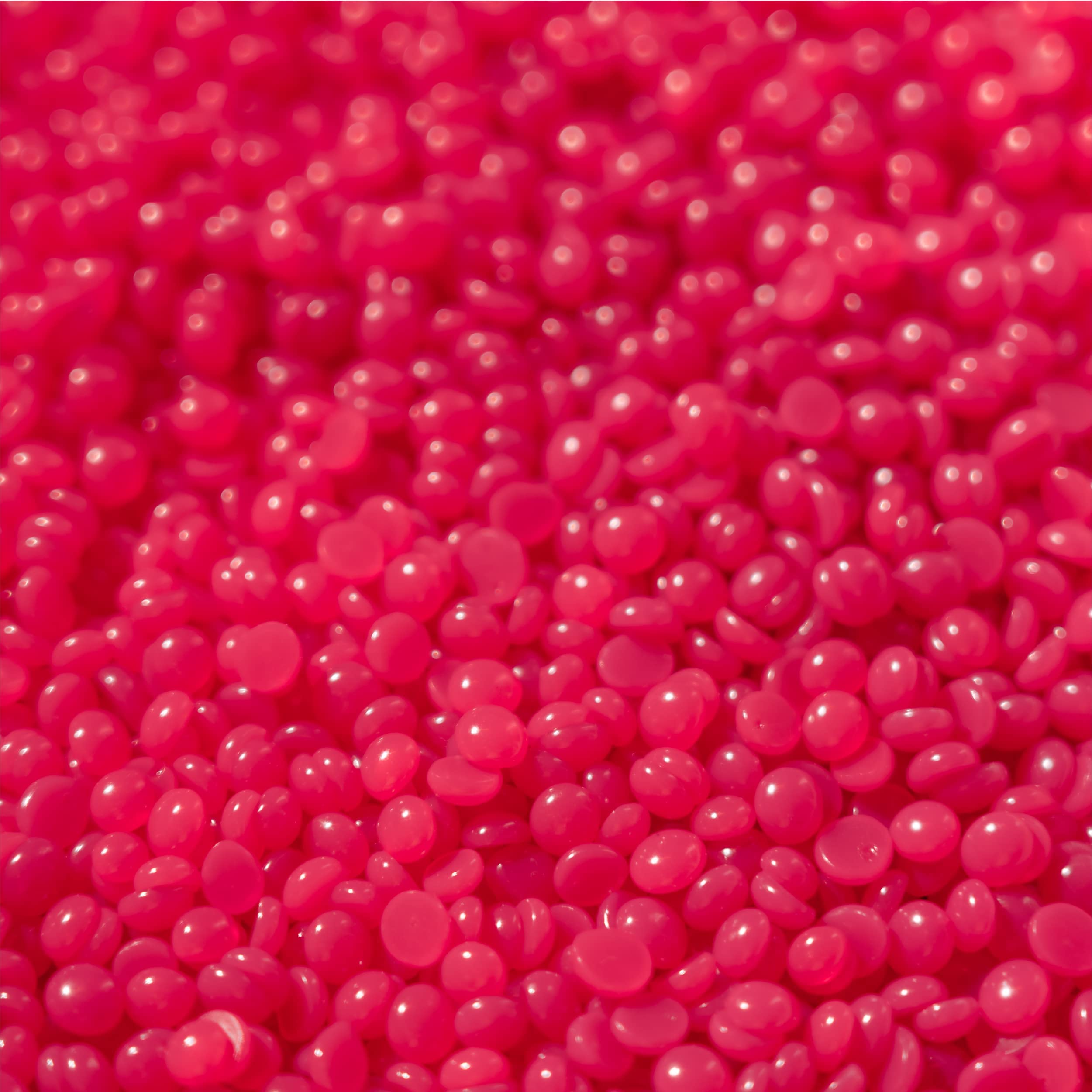 KoluaWax coarse-hair formula for face, Brazilian, and underarms with precise grip.