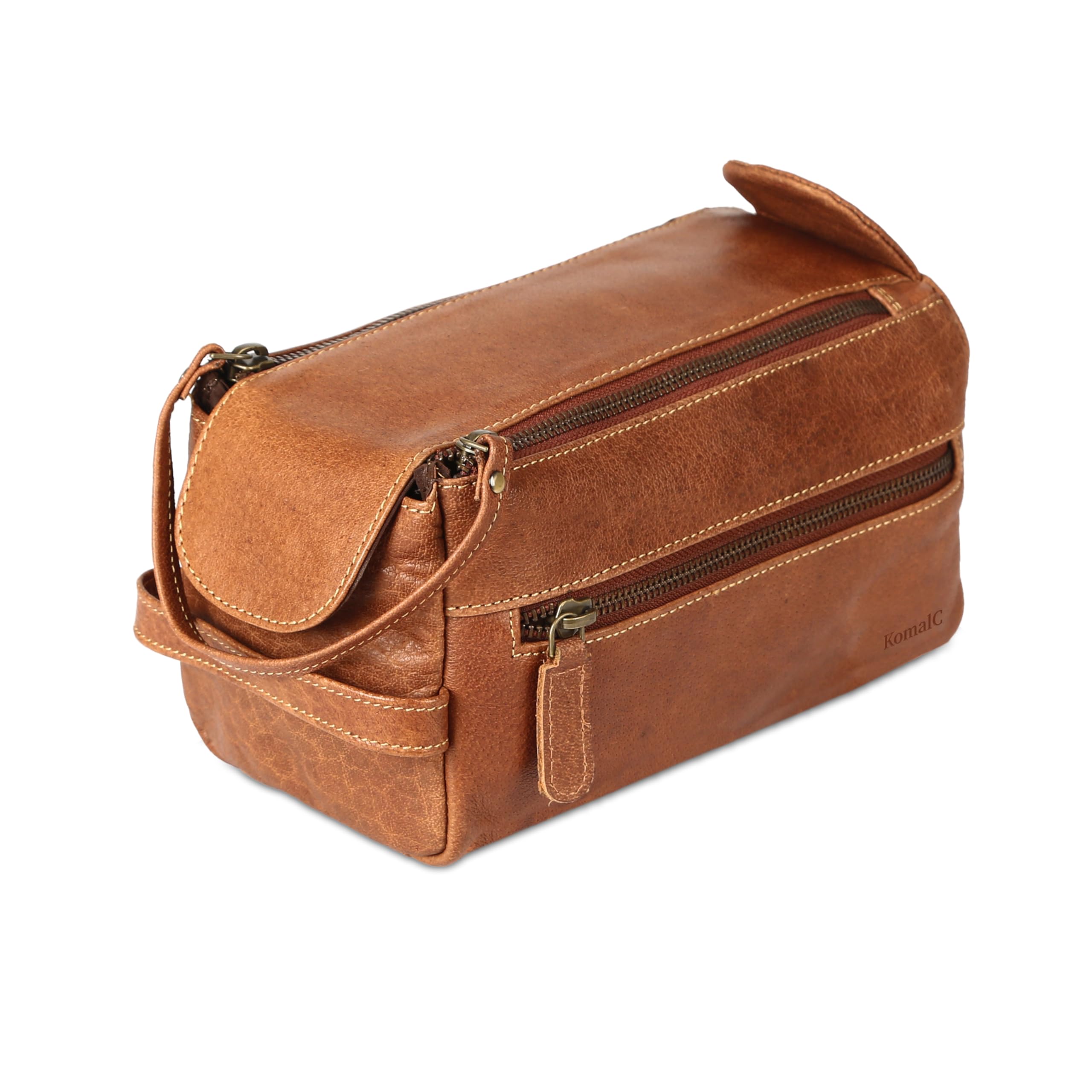 KomalC Chicago Buff travel scene demonstrates how the bag fits in a carry-on.