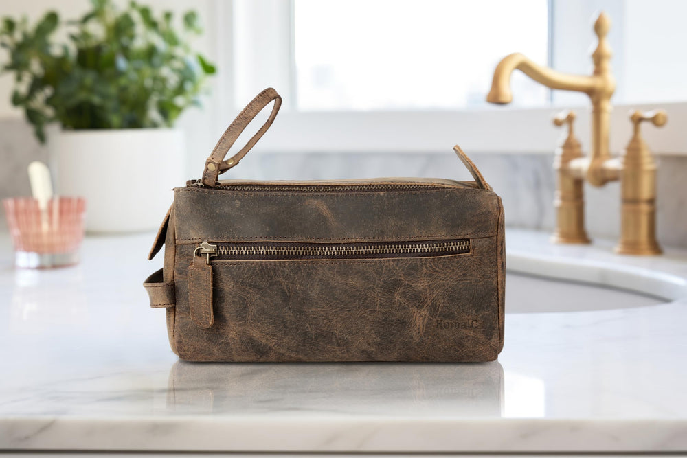 KomalC water-resistant lining protects contents inside the bag