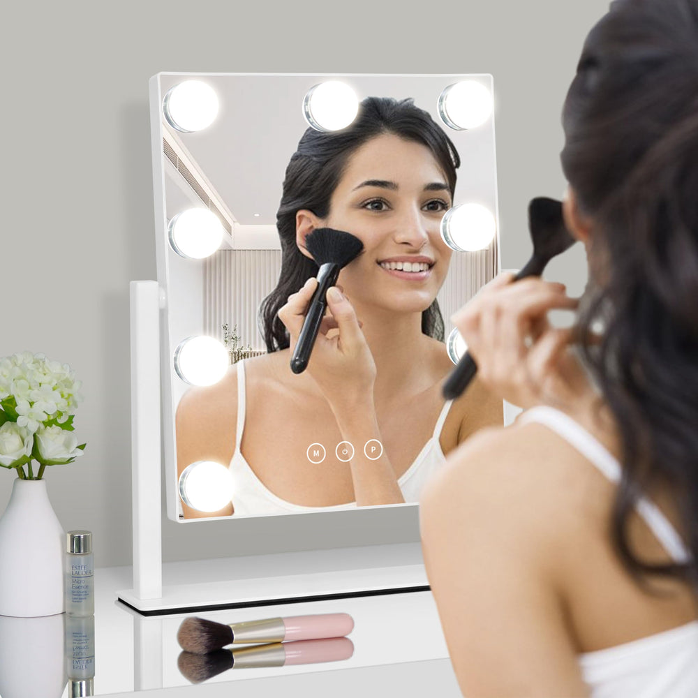 Kotdning lighted vanity mirror makes a thoughtful gift for beauty lovers.