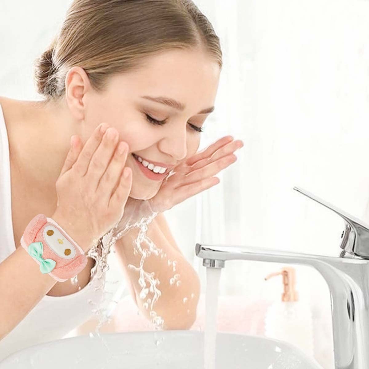 Kugiter kawaii headband with pink pattern enhances pampering spa moments.