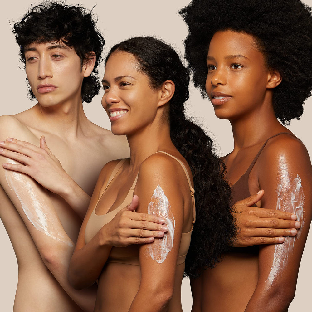 Kwailnara Banana Milk Body Wash pour-action ready to lather