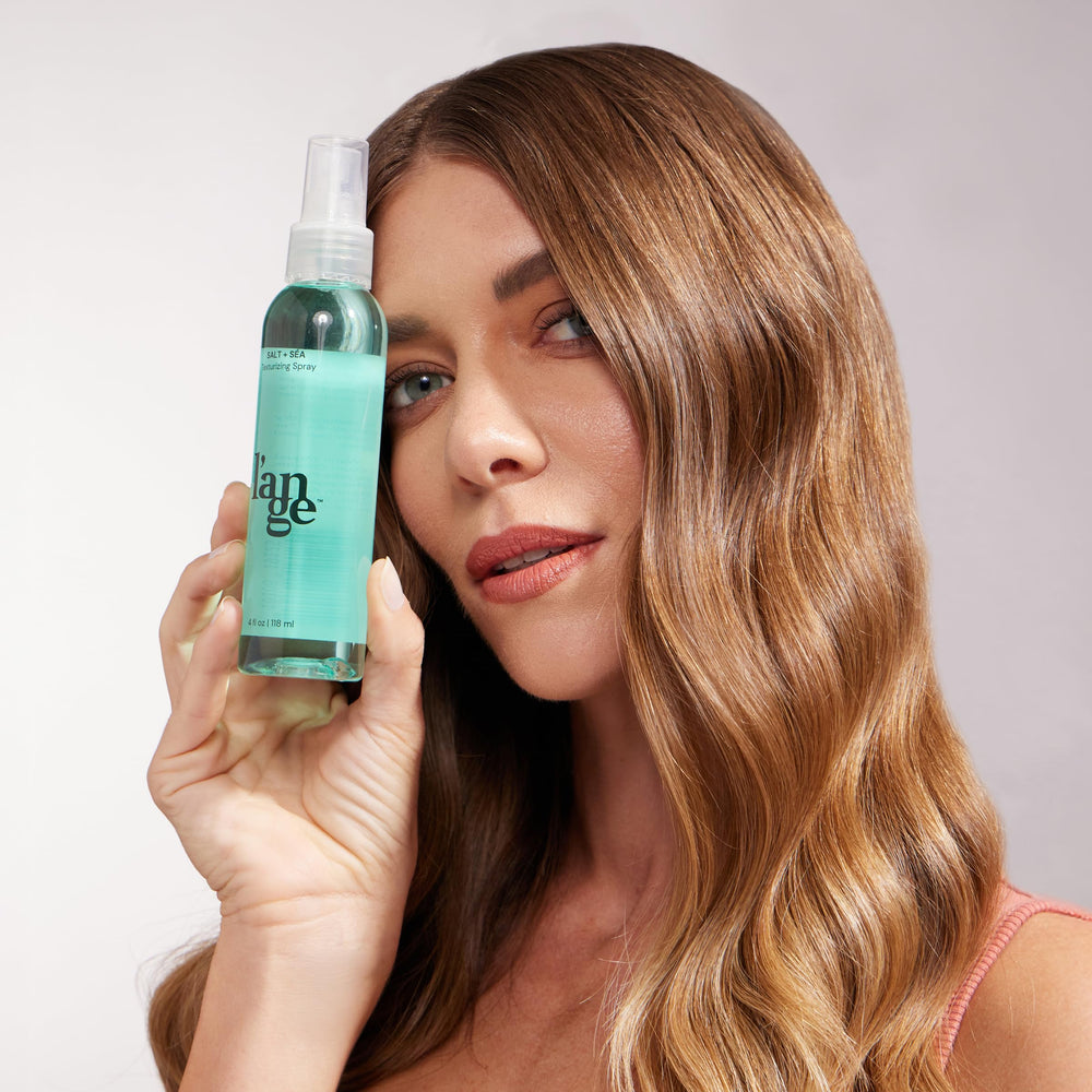 L'ANGE HAIR sea salt texturizing spray demonstrates volume-boosting lift