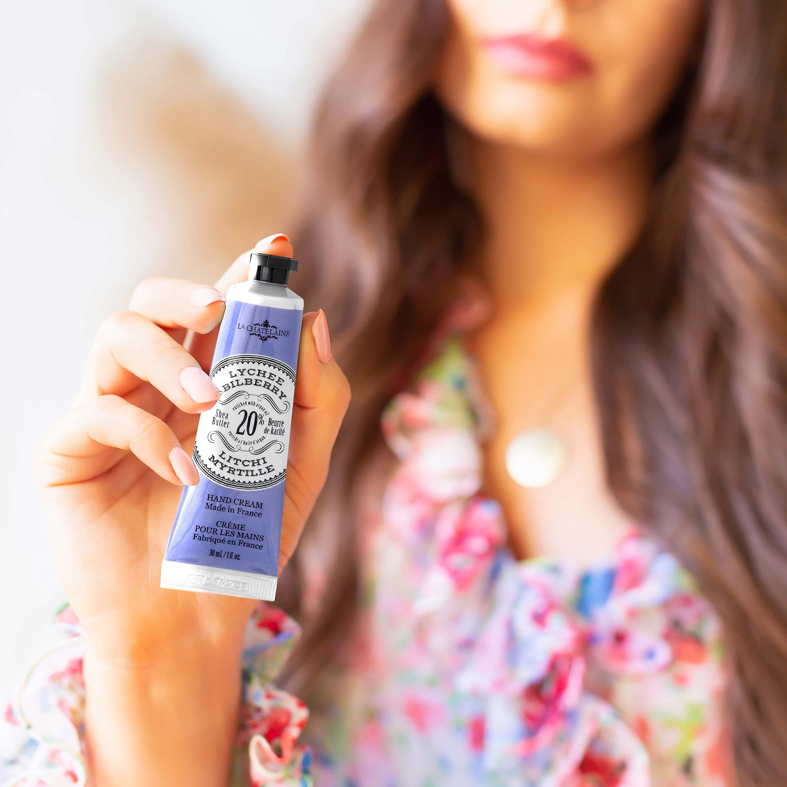La Chatelaine Amber Cashmere tube demonstrates deep hydration with luxurious texture.