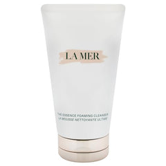 La Mer Foaming Cleanser lather close-up; gentle purifying foam for daily skin refresh.