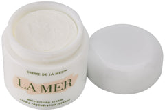 La Mer Moisturizing Cream daytime use scene emphasizes a refreshed look