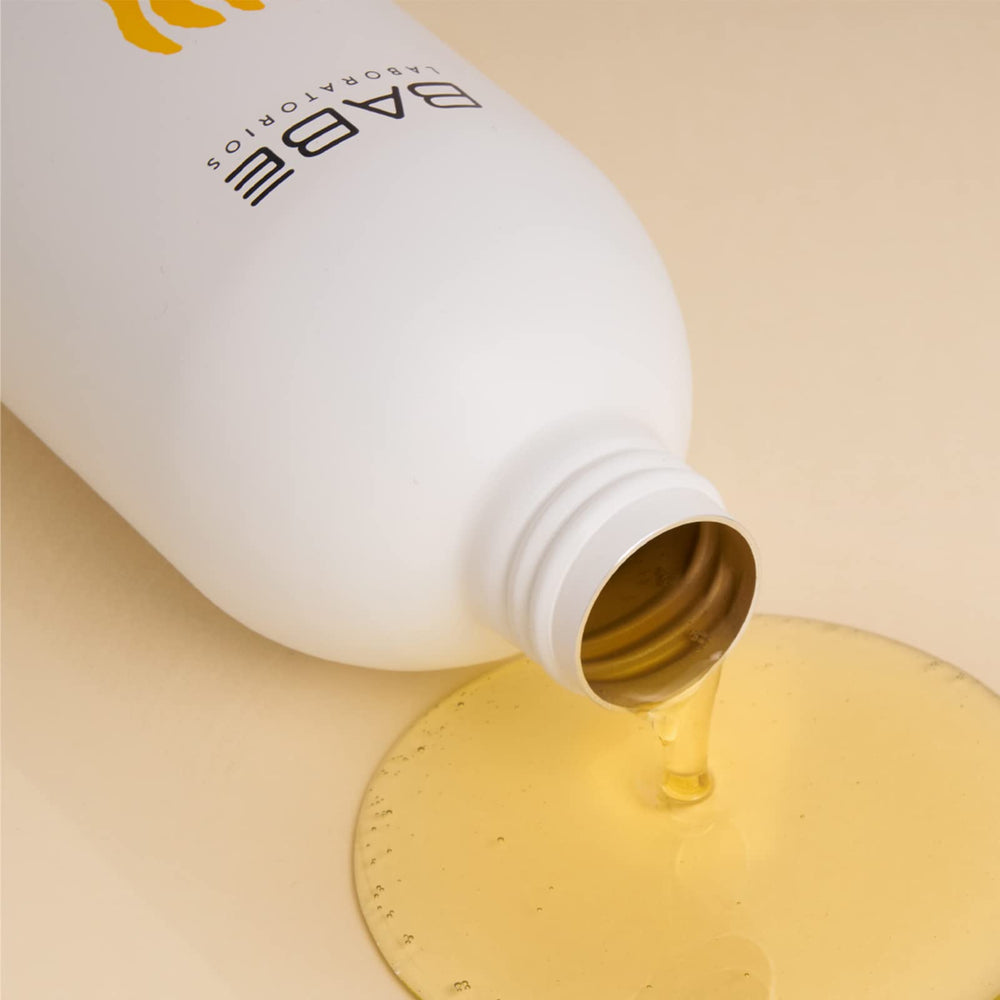 LABORATORIOS BABE Babe Laboratorios Oil Soap 500ml texture swirl conveys rich, non-drying cleansing experience.