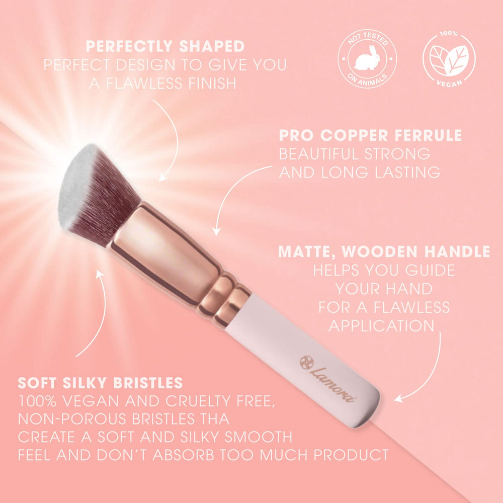Lamora Kabuki highlighter brush yields luminous, diffused glow.