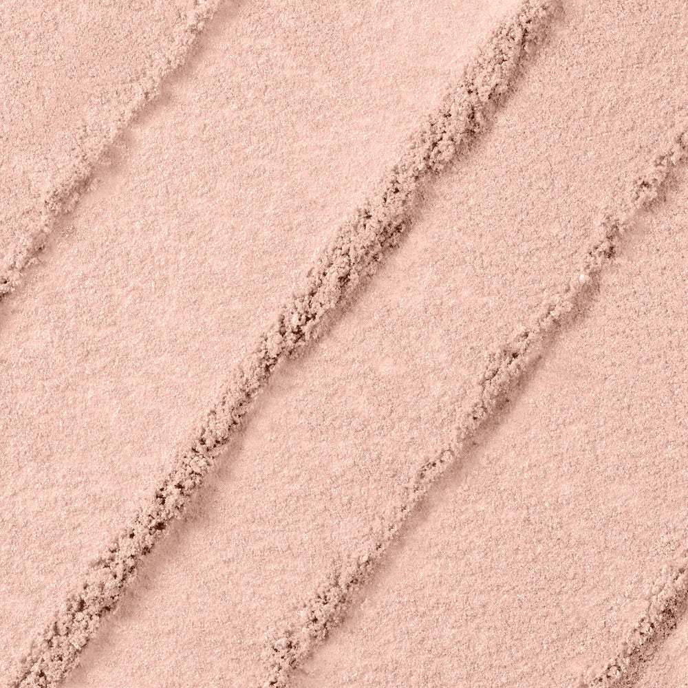 Lancôme Color Design single eyeshadow close-up highlights shimmer shade and long wear.