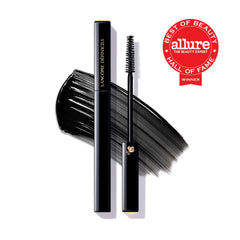 Lancôme Definicils mascara brush close-up demonstrates precise bristles for defined lashes.