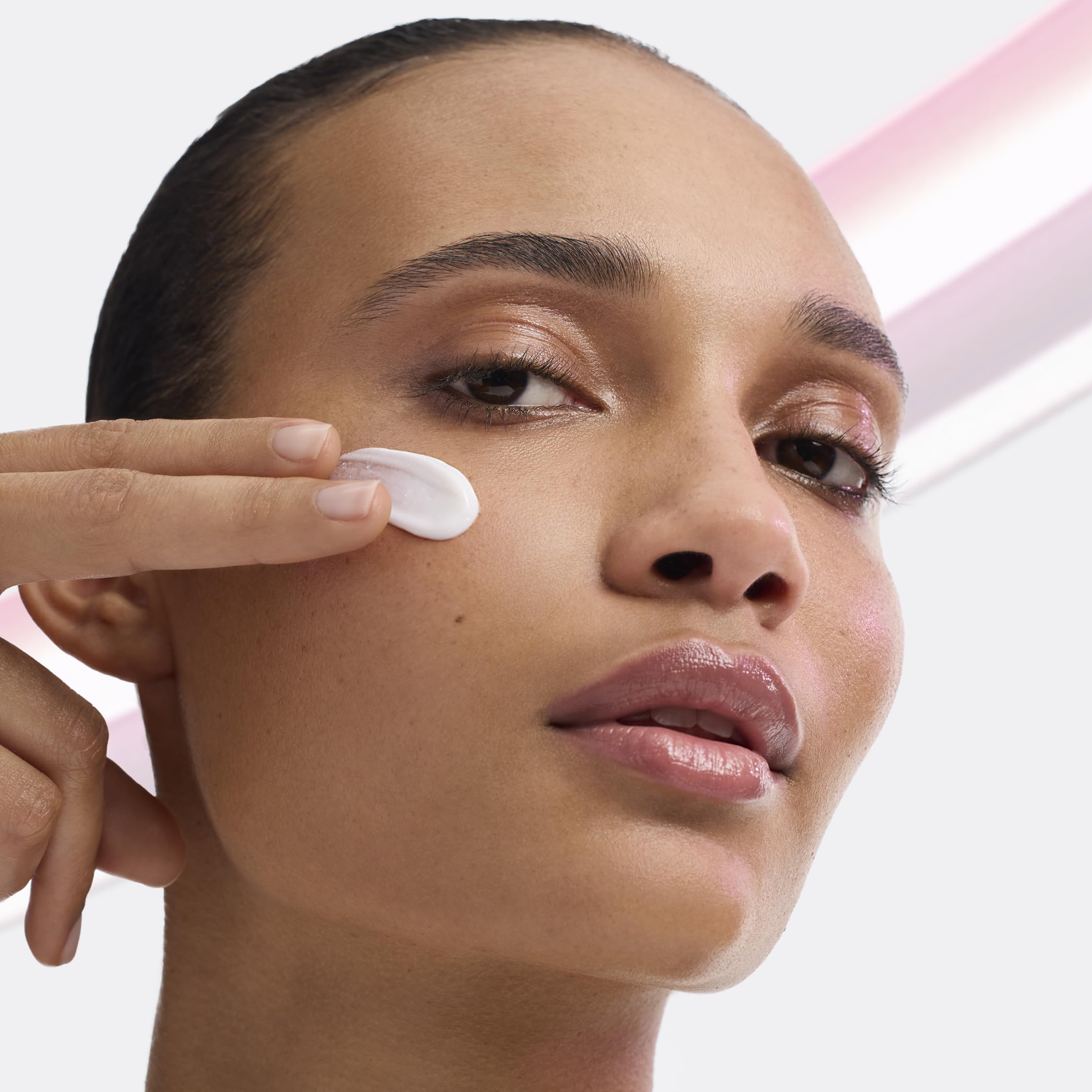 Lancôme Hydra Zen Gel Cream on morning routine demonstrates quick absorption.