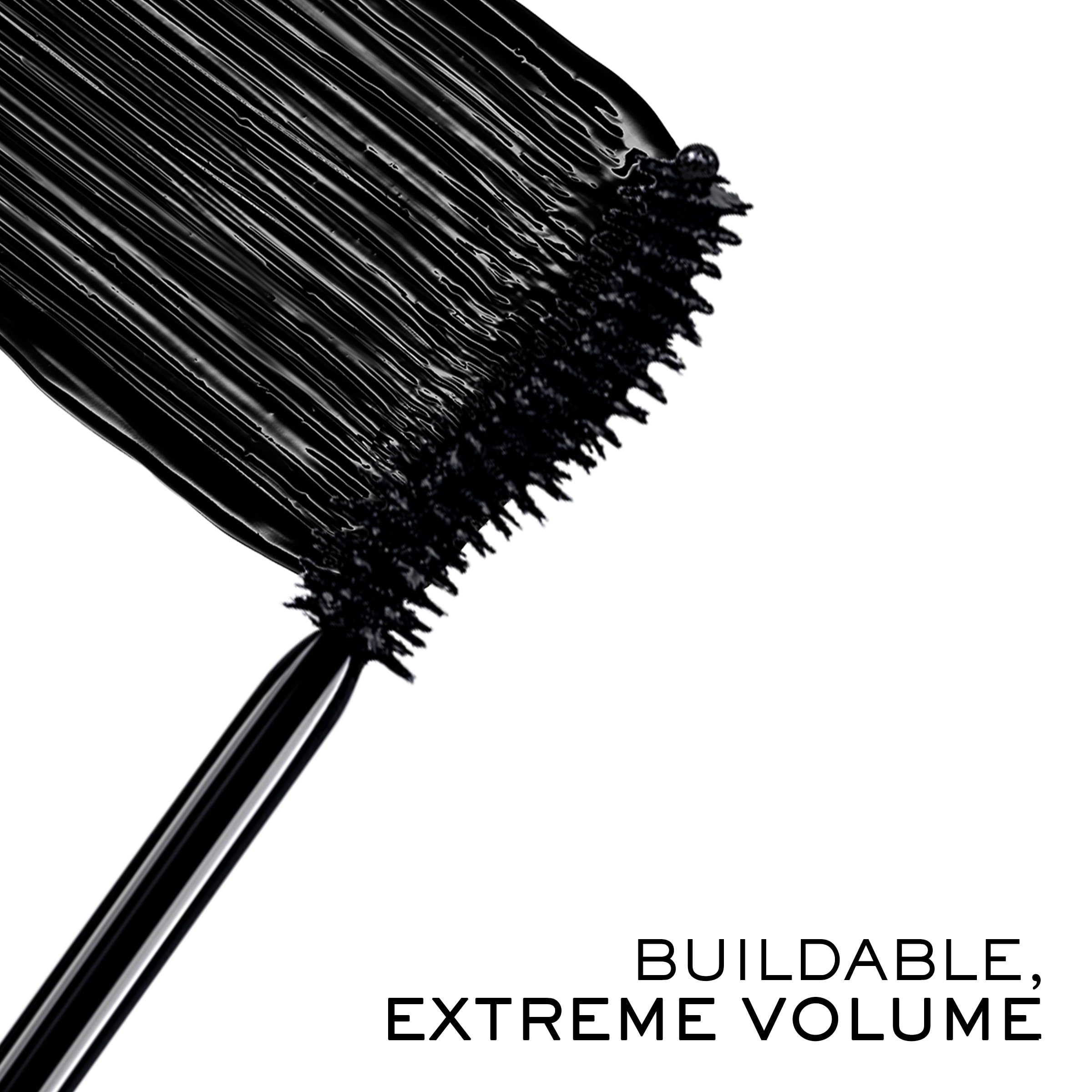 Lancôme Hypnôse Drama Extreme oversized S-shaped brush coats lashes evenly.