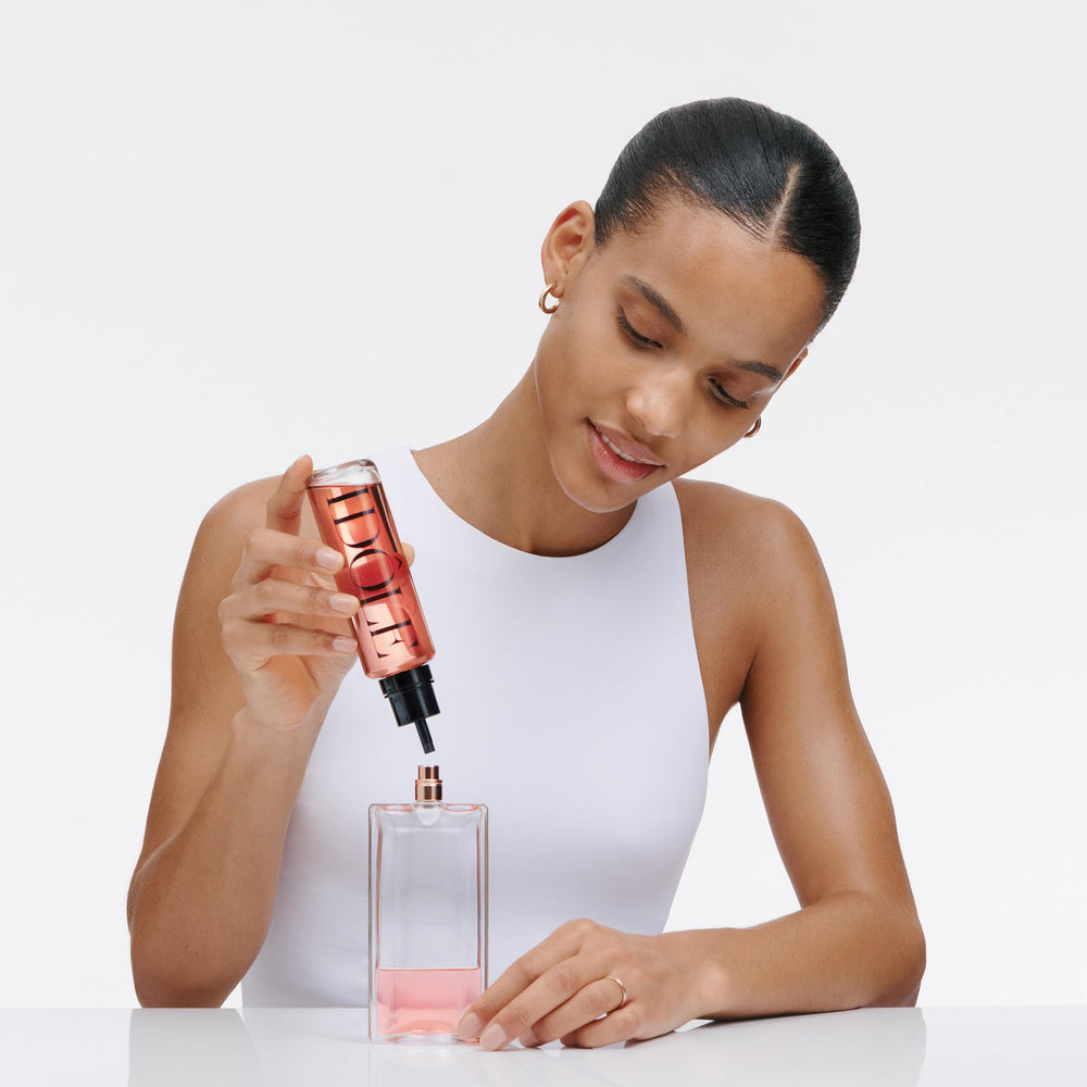 Lancôme Idôle jasmine note close-up suggests uplifting fresh floral vibe.