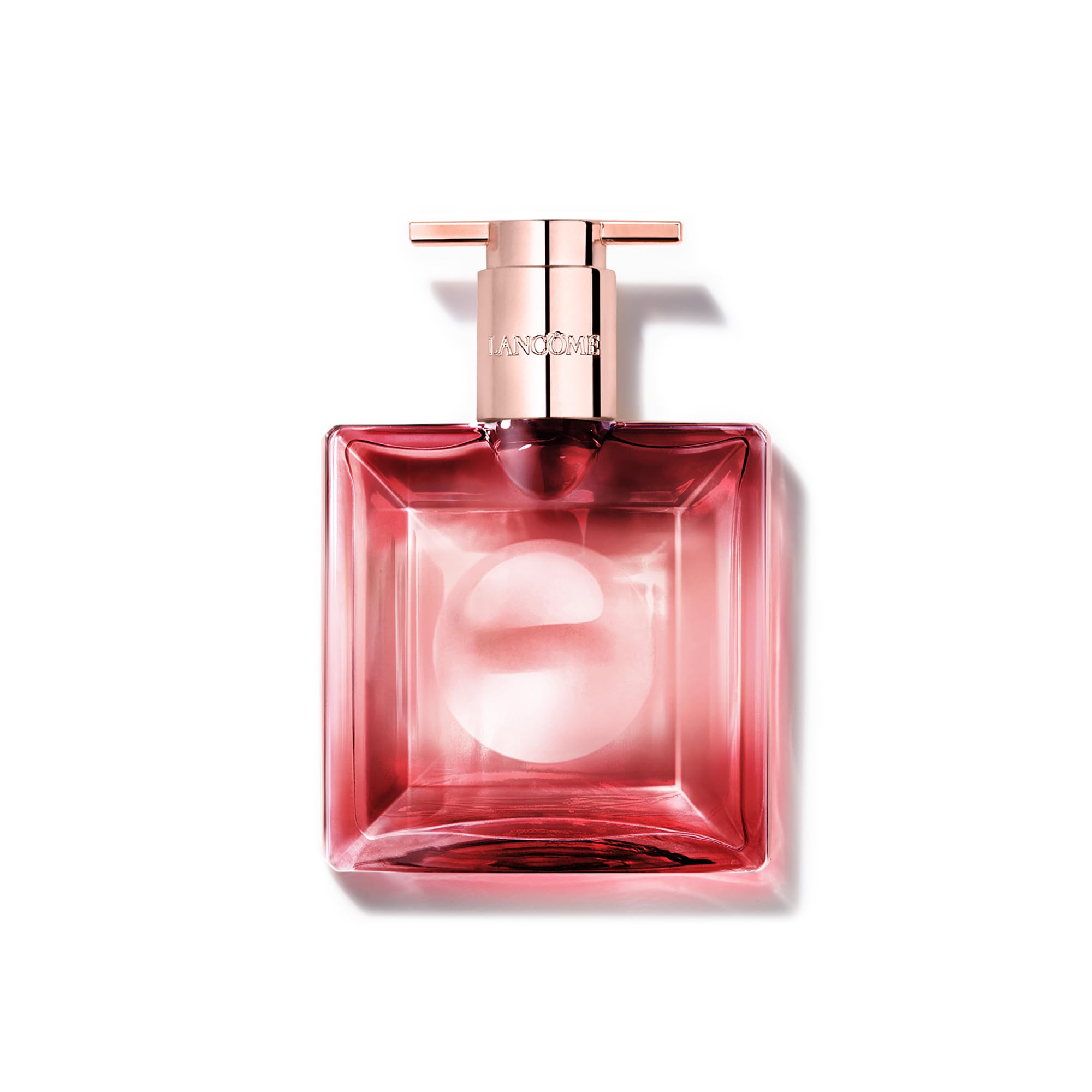 Lancôme Idôle Power bottle cap close-up reveals premium longevity.