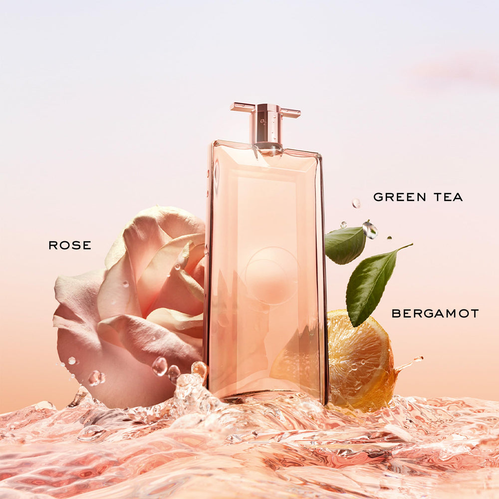 Lancôme Idôle rose damascena closeup, suggesting romantic bloom notes and soft daytime charm.