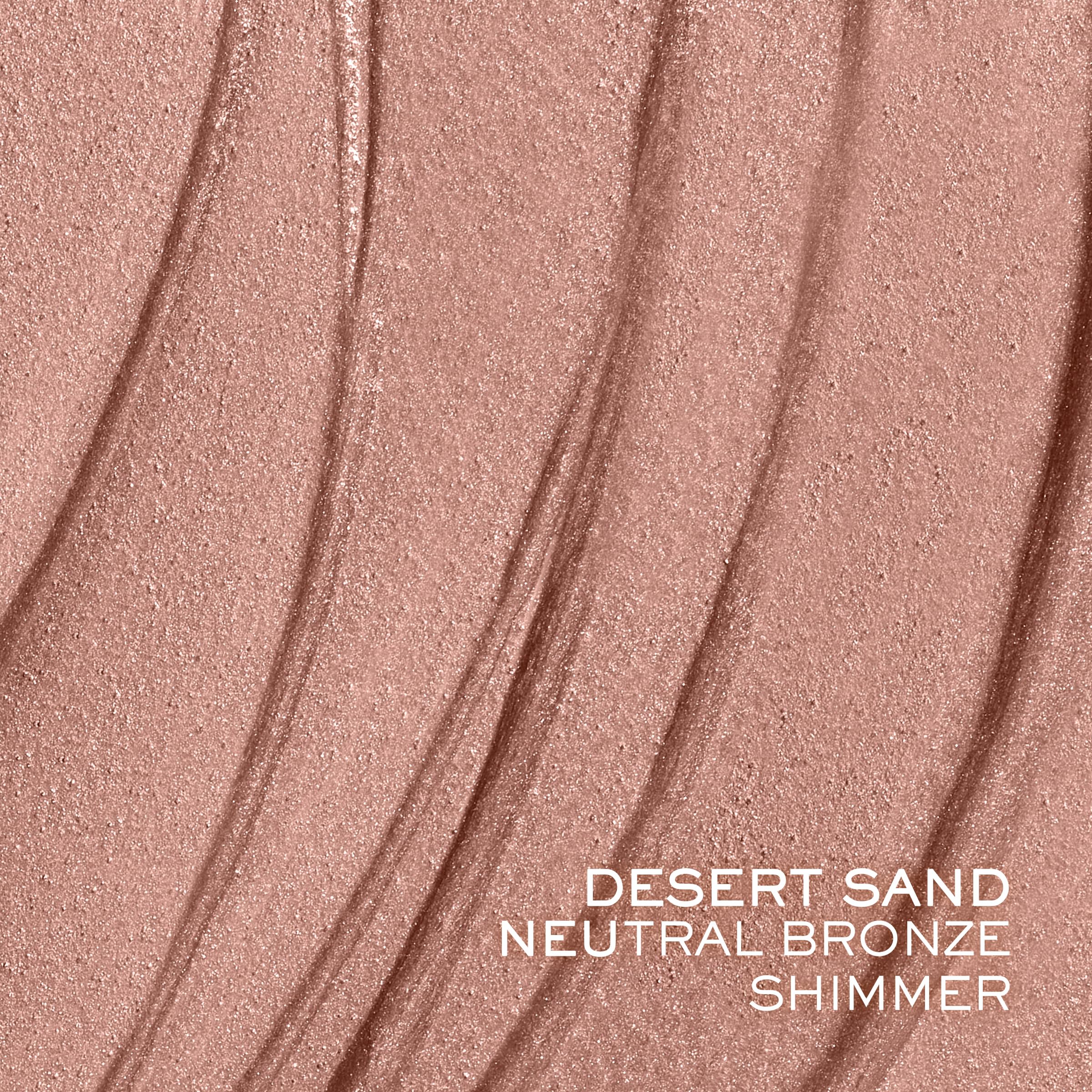 Lancôme Idôle Tint Desert Sand eye shadow application focuses on easy blending.
