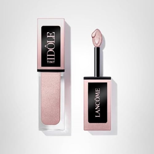 Lancôme Idôle Tint soft glide application closeup demonstrates easy blending