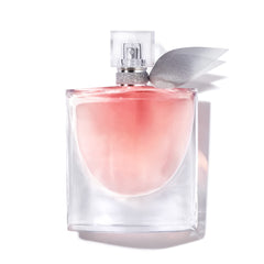 Lance7ome La Vie Est Belle bottle closeup highlights luxurious packaging for gifting.