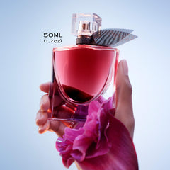 Lancôme La Vie Est Belle L'Elixir cocoa-base close-up—warm base for evening wear.