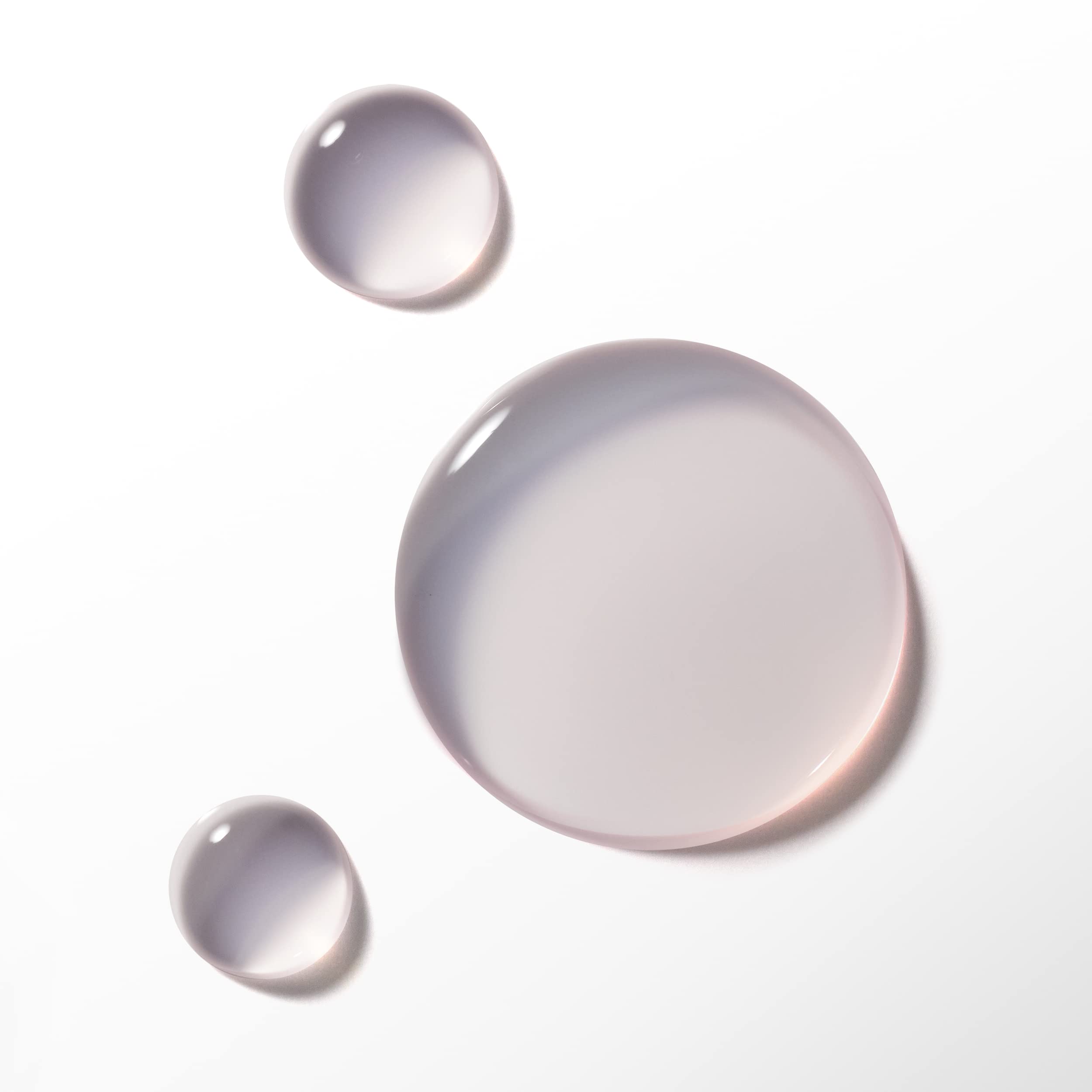 Lancôme La Vie Est Belle close-up notes of iris and patchouli for lasting fragrance.