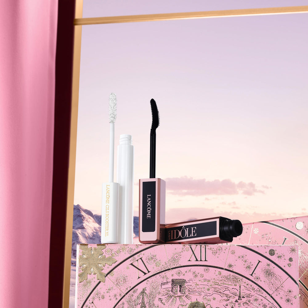 Lancôme Lash Idôle mascara closeup shows 360 micro-bristles for full separation