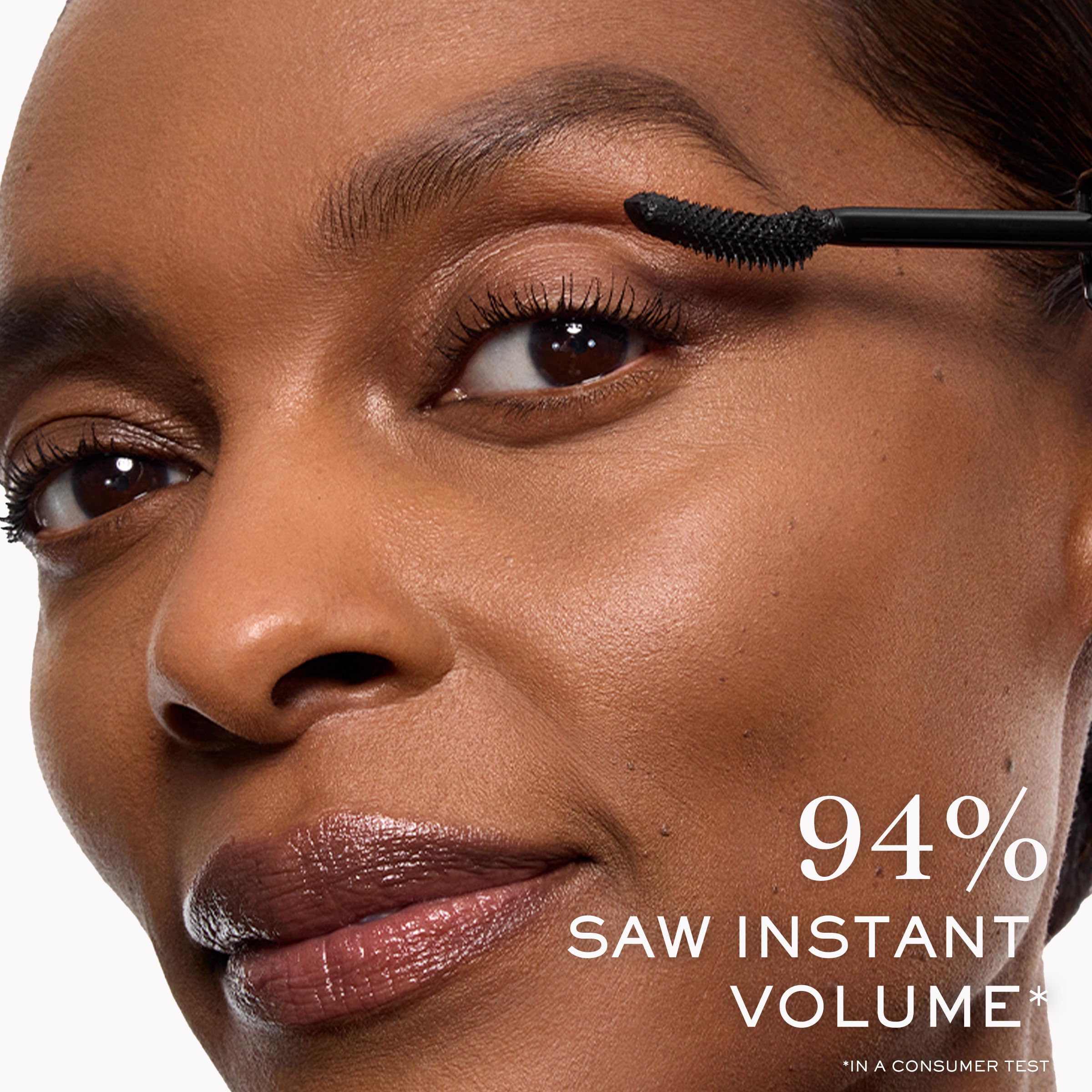 Lancôme Lash Idôle open-eye shot displays fanned-out volume and wide-eyed effect