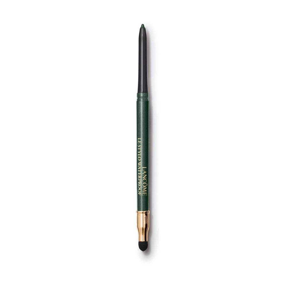 Lancôme Le Stylo Waterproof Eyeliner Ivy swatch shows rich pigment for precise lash-line definition.