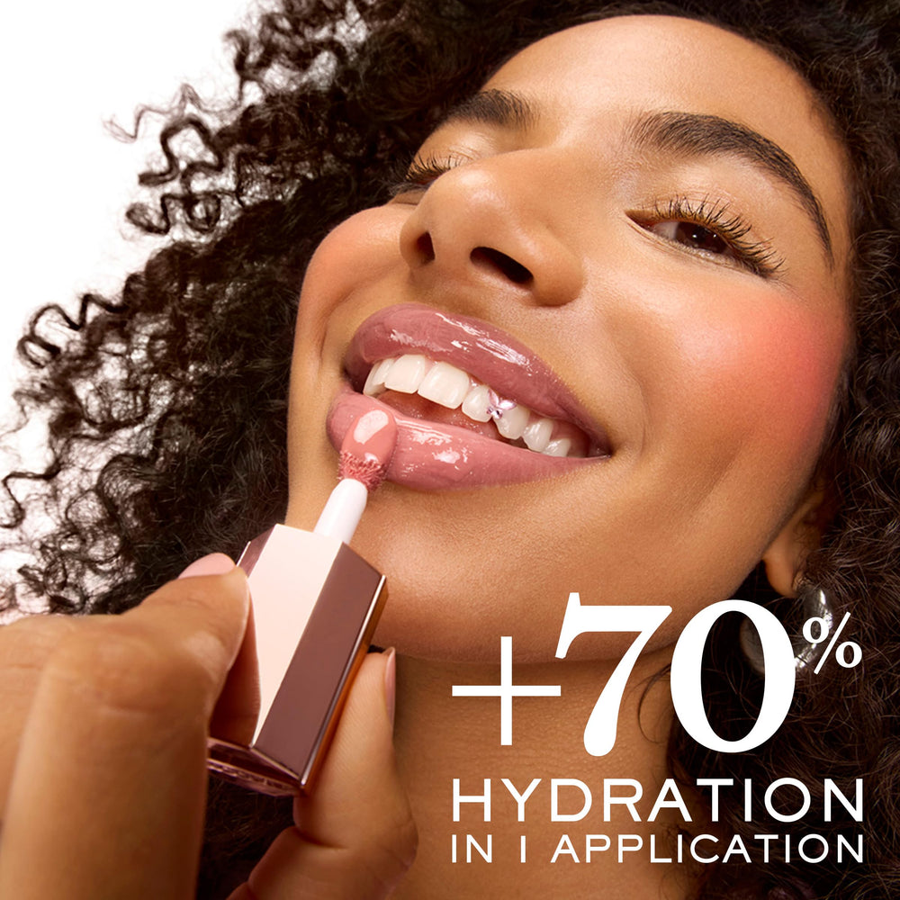 Lancôme Lip Idôle JuicyTreat 24-hour shine on glossy lips close-up.