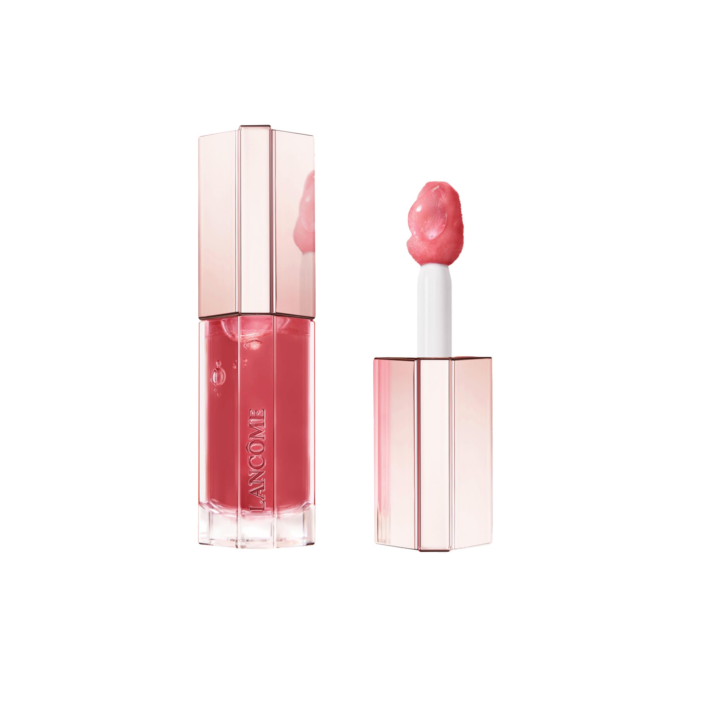 Lancôme Lip Idôle JuicyTreat oil-gloss application close delivers instant shine and smooth lip glide.