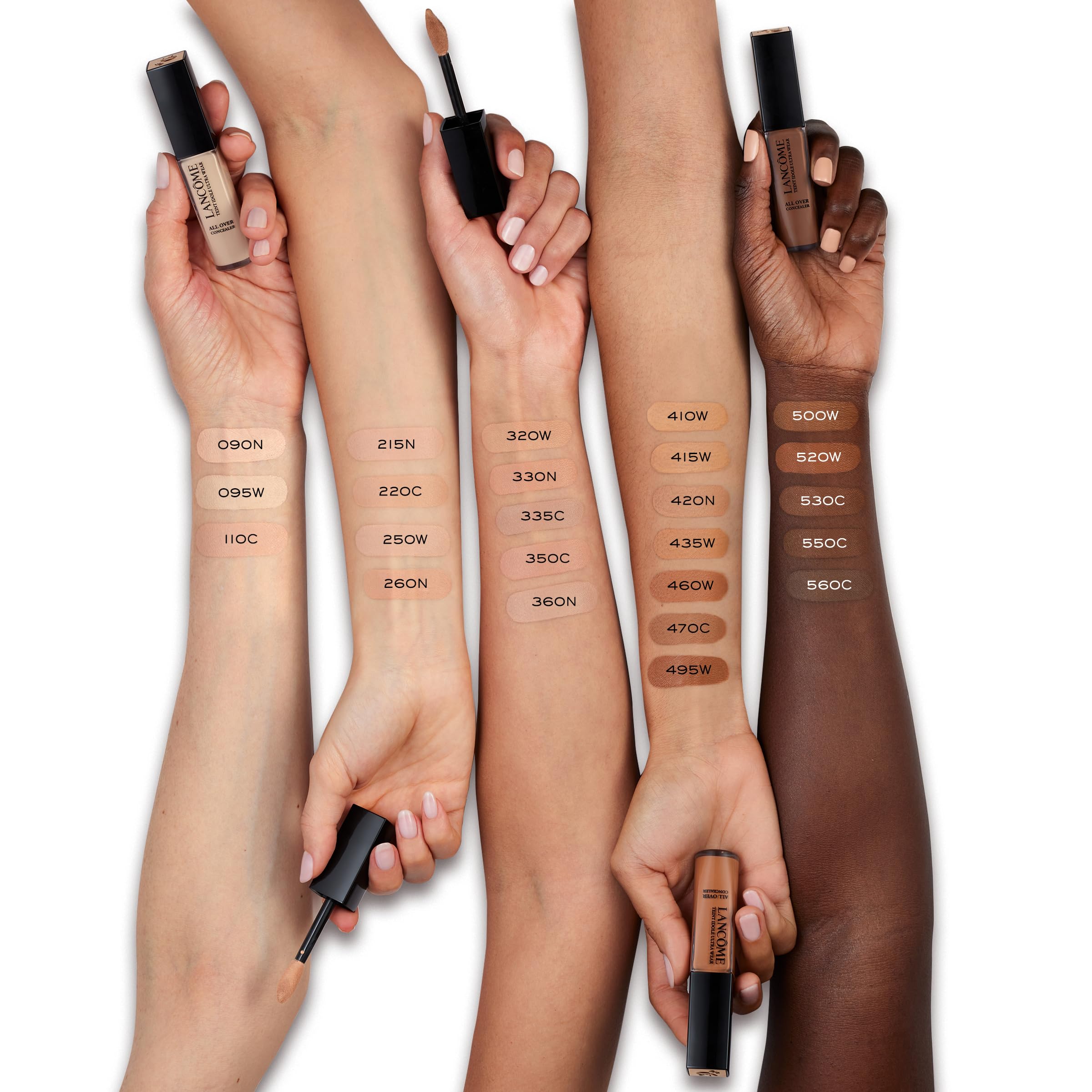Lancôme Teint Idole full-coverage swatch shows even skin tone and seamless blend.