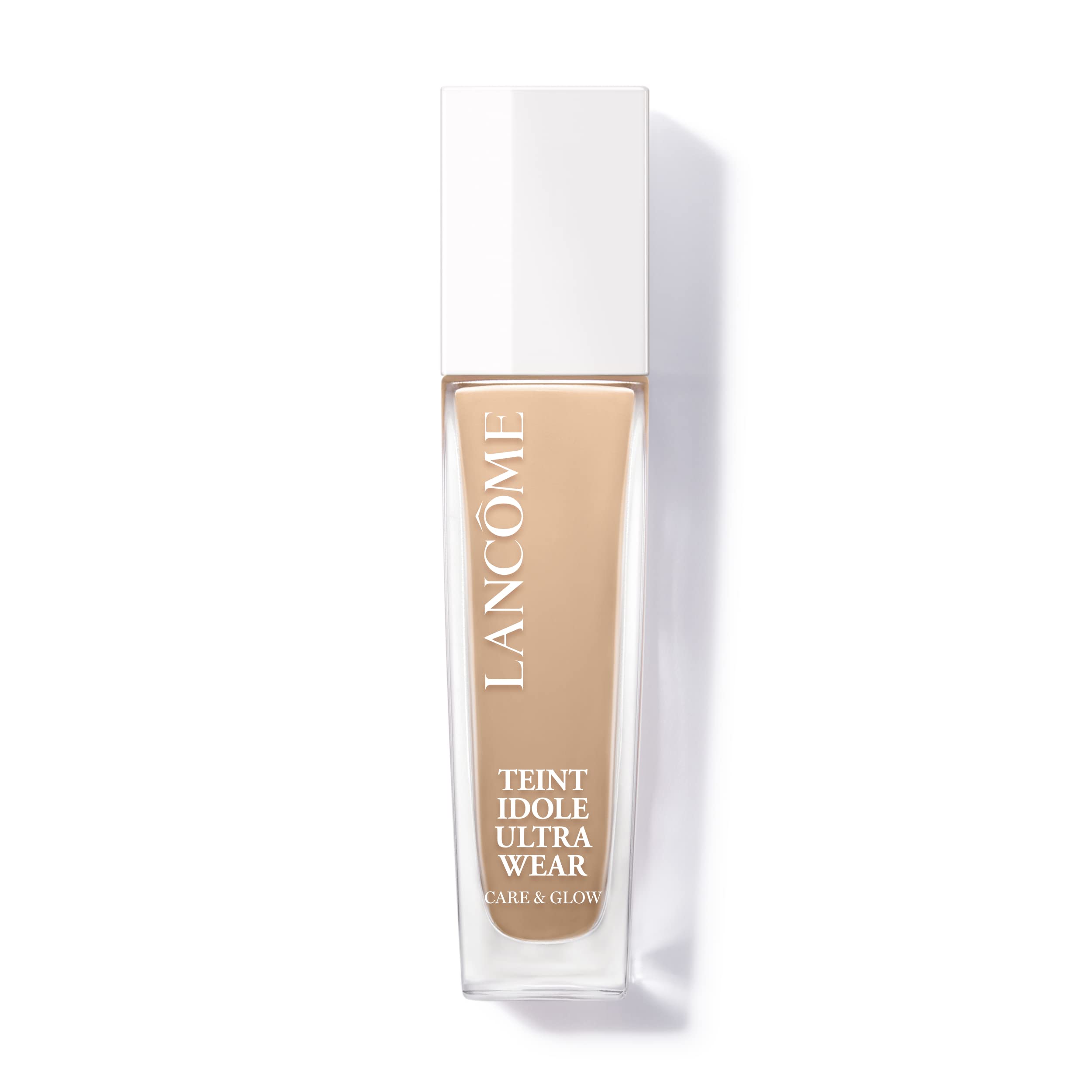 Lancôme Teint Idole Ultra Wear bottle glow highlights a hydrating foundation with a radiant finish.