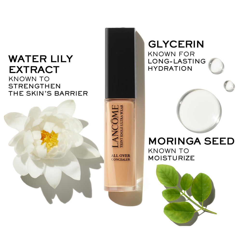Lancôme Teint Idole Ultra Wear natural matte finish on skin.