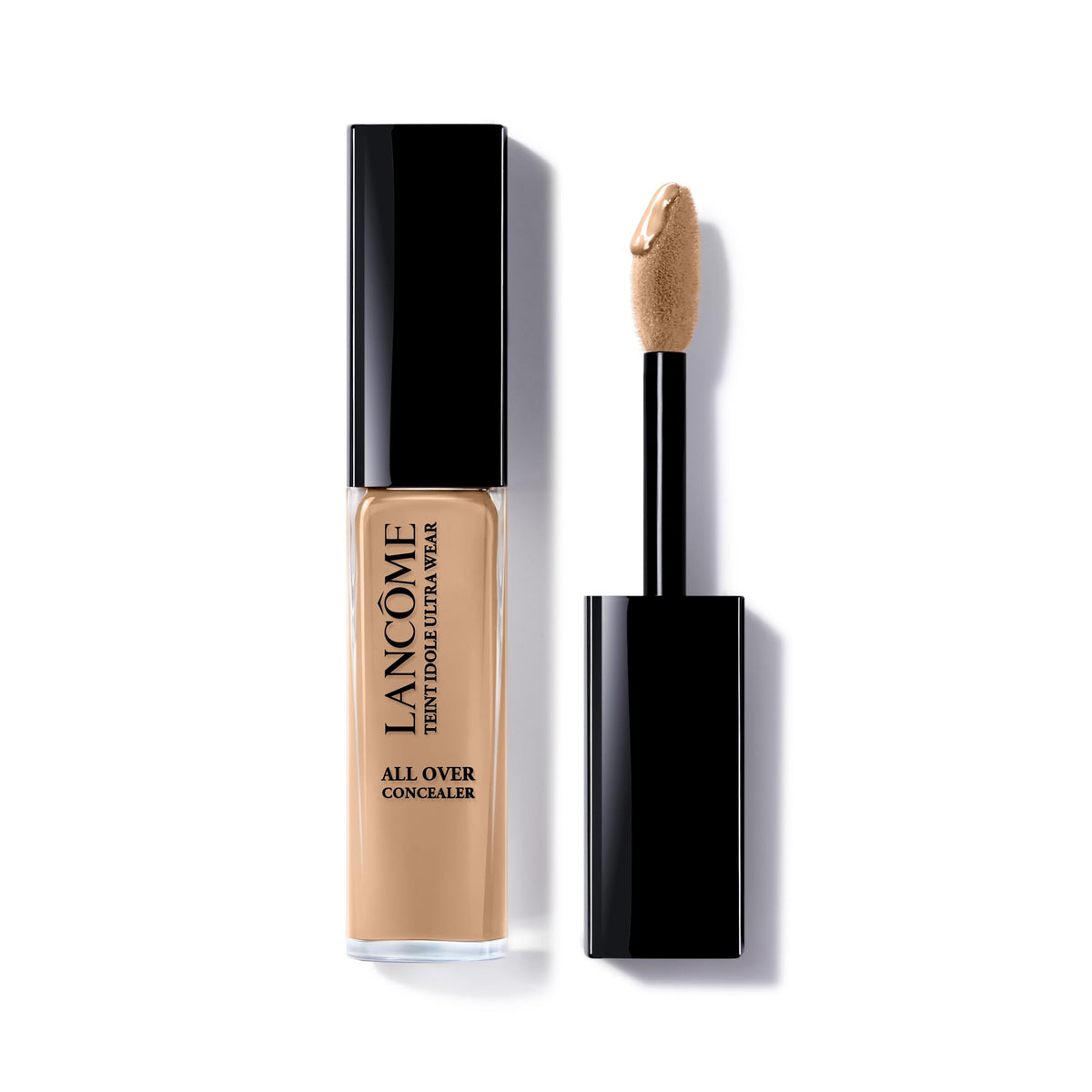 Lancôme Teint Idole Ultra Wear concealer tube closeup for smooth coverage