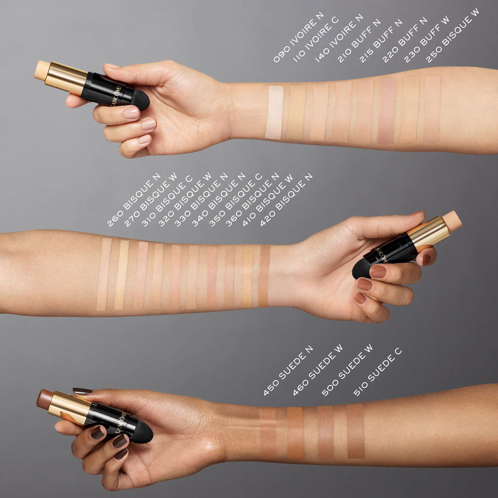 Lancôme Teint Idole Ultra Wear natural matte finish on skin with shine control.