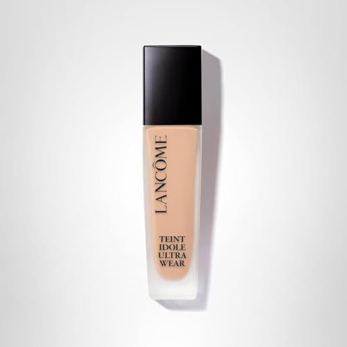 Lancôme Teint Idole Ultra Wear packaging with pump for precise application.