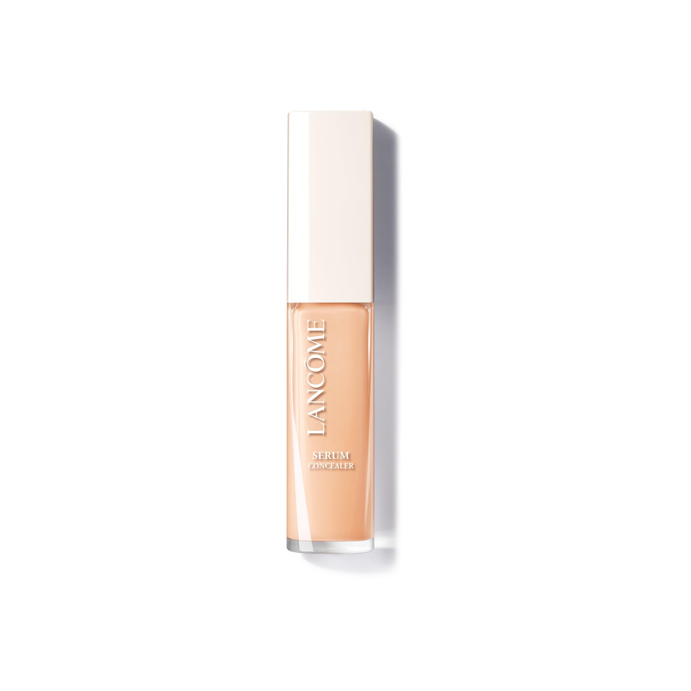 Lancôme Teint Idole serum concealer bottle close-up for hydrated, radiant skin.